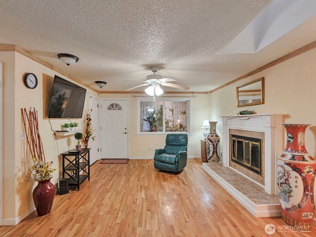 Photo of 30621 8th Place S, Federal Way, WA 98003 (MLS # 2457453)