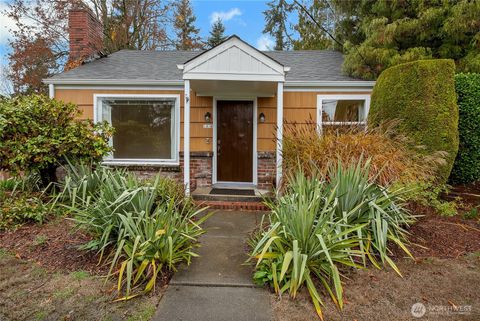 Photo of 1316 SW 116th Street, Seattle, WA 98146 (MLS # 2455997)