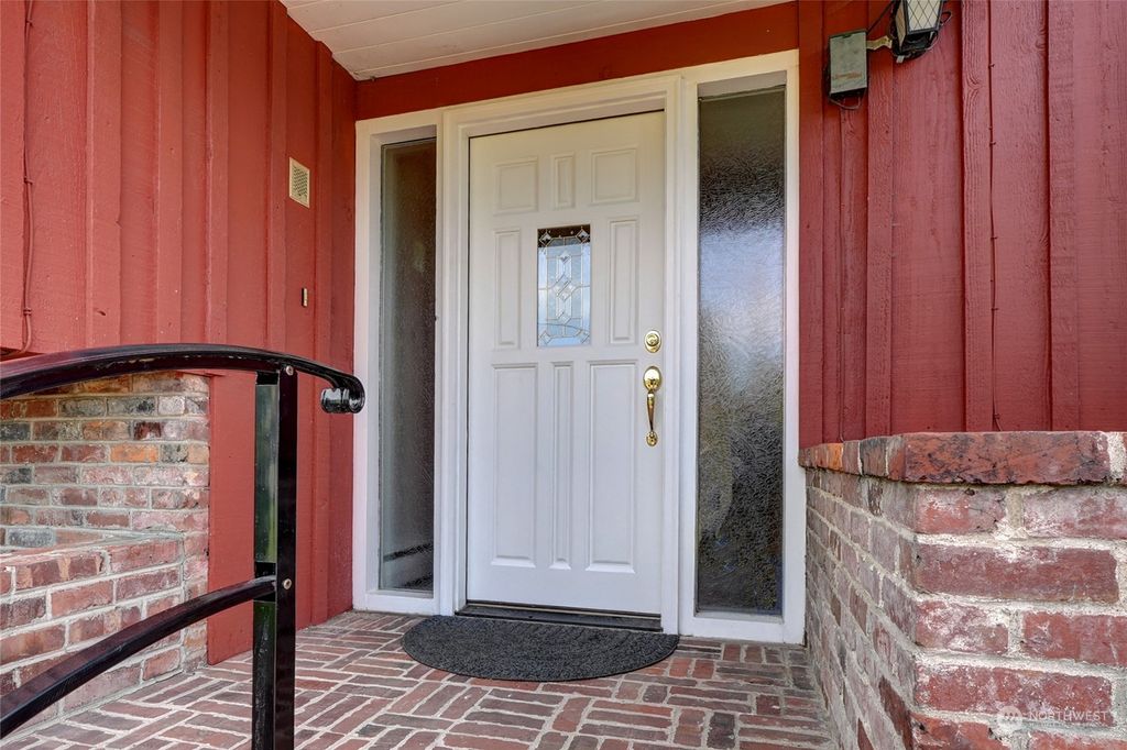 Photo of 459 SW 175th Place, Normandy Park, WA 98166 (MLS # 2223114)