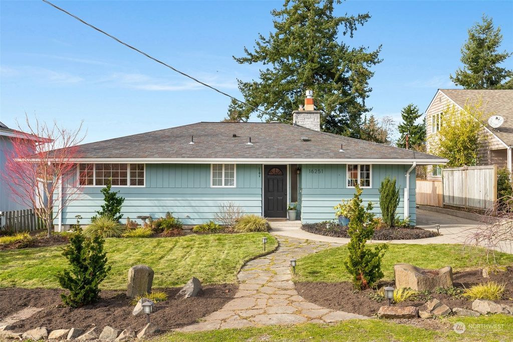 Photo of 16251 11th Avenue SW, Burien, WA 98166 (MLS # 2197915)