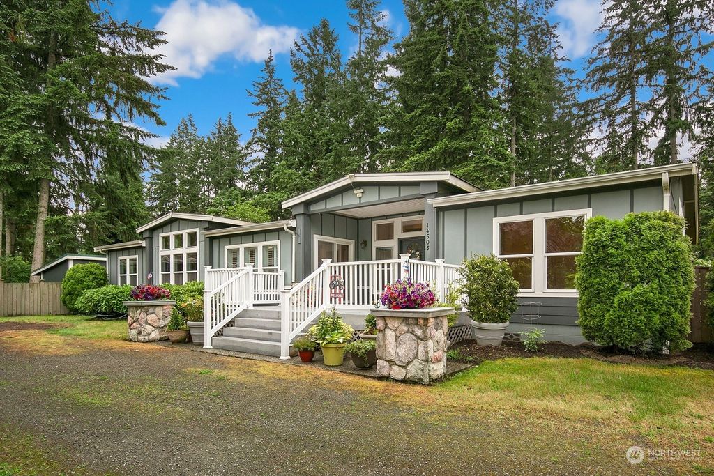 Photo of 14505 160th Avenue SE, Renton, WA 98059 (MLS # 2128722)