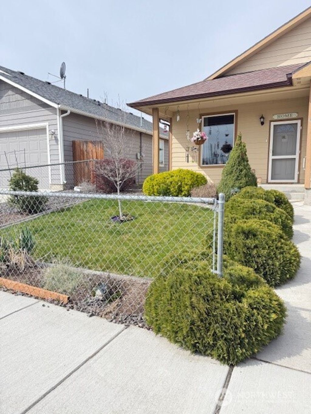 Photo of 27 S Ginko Street, Soap Lake, WA 98851 (MLS # 2499895)