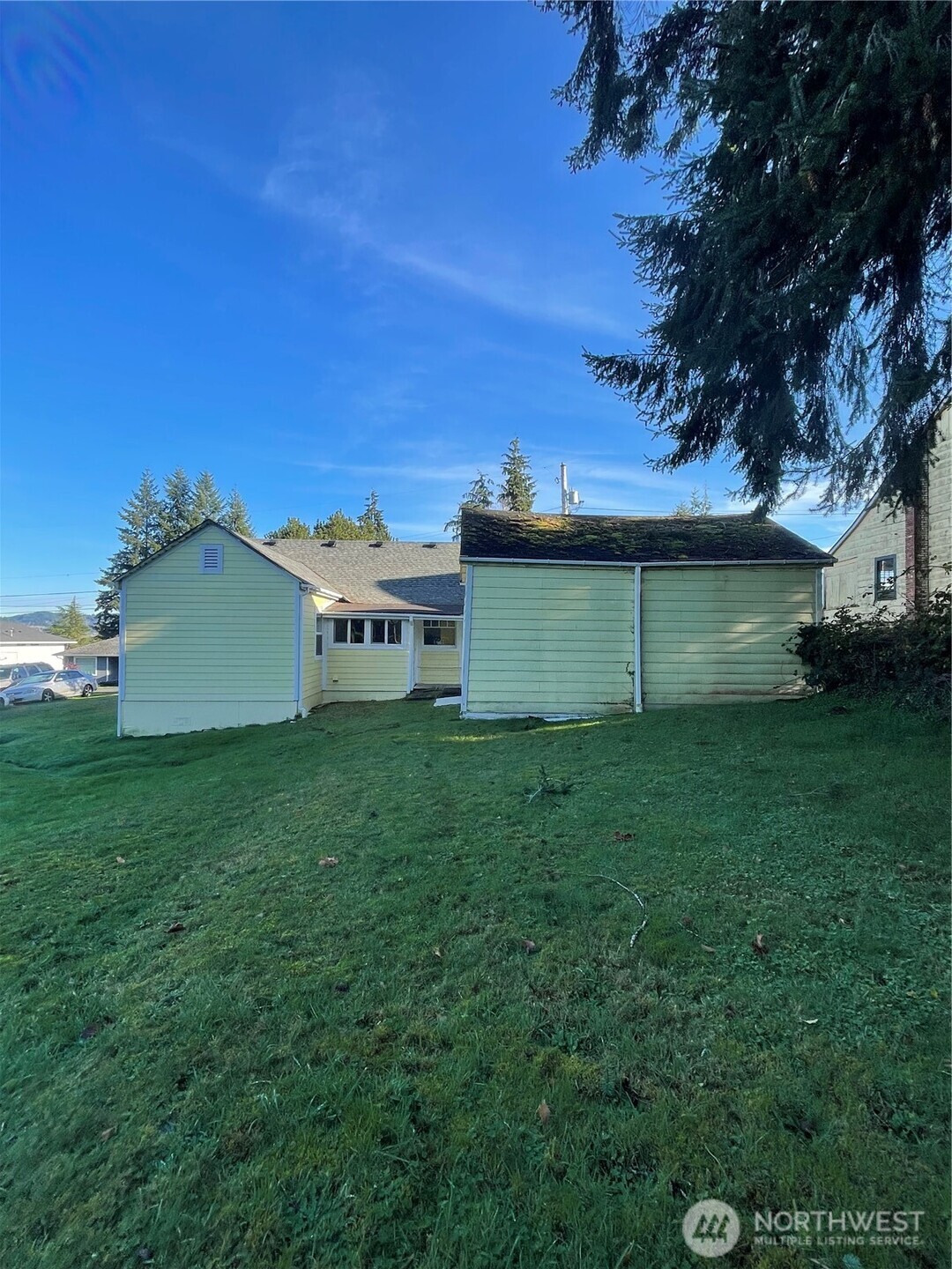 1052 Ballentine Street