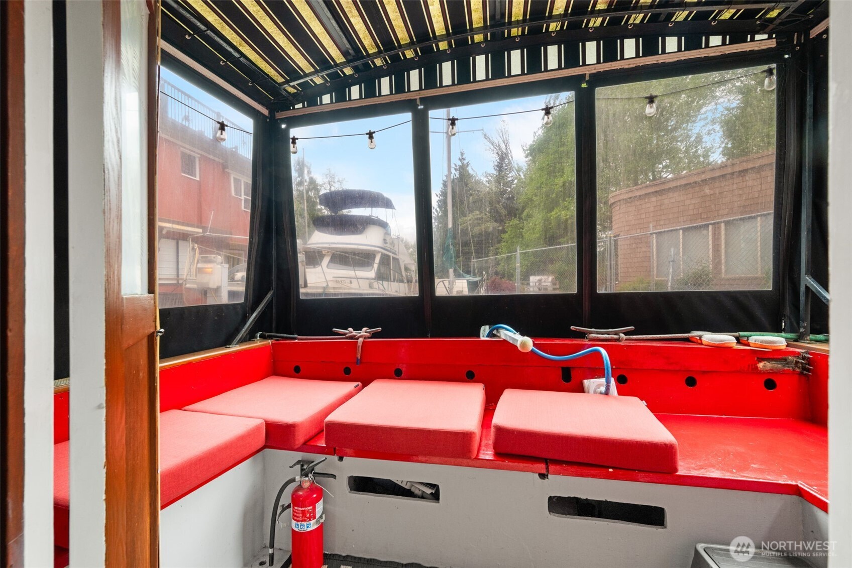 2143 Northlake Way 34