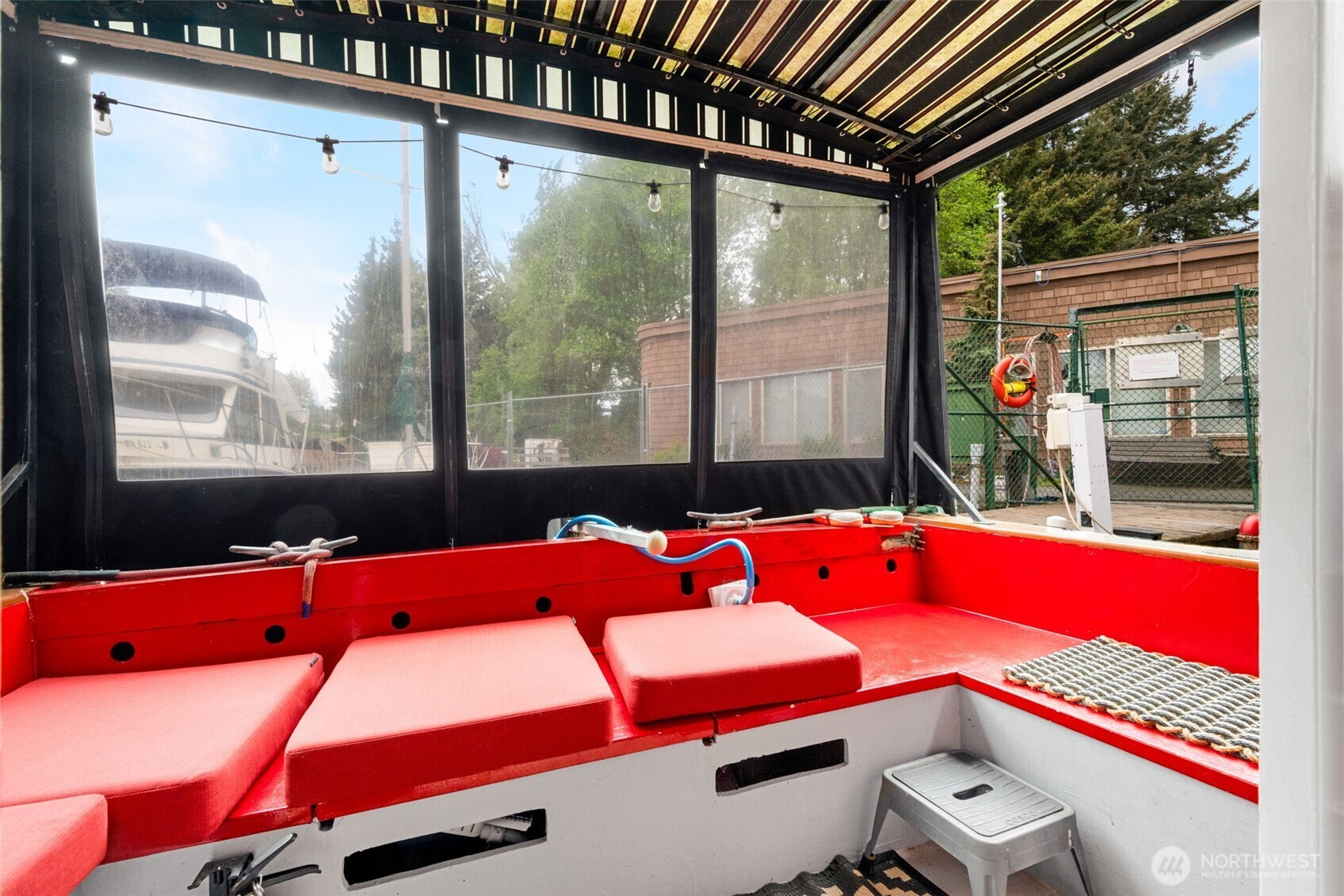 2143 Northlake Way 34