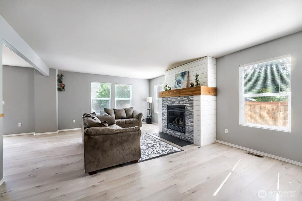 Photo of 23433 SE 243rd Street, Maple Valley, WA 98038 (MLS # 2539387)