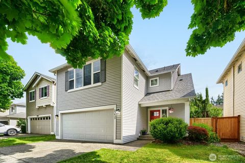 Photo of 23433 SE 243rd Street, Maple Valley, WA 98038 (MLS # 2539387)
