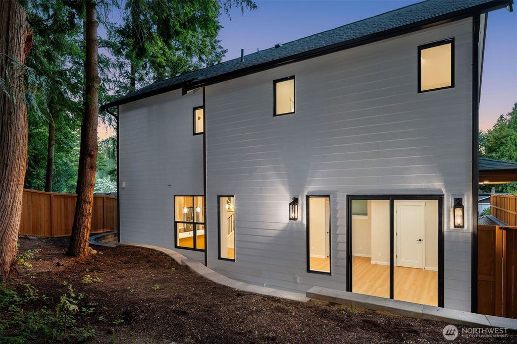 Photo of 10602 NE 137th Place, Kirkland, WA 98034 (MLS # 2389006)