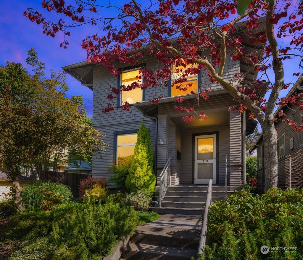 Photo of 110 Howe Street, Seattle, WA 98109 (MLS # 2242115)