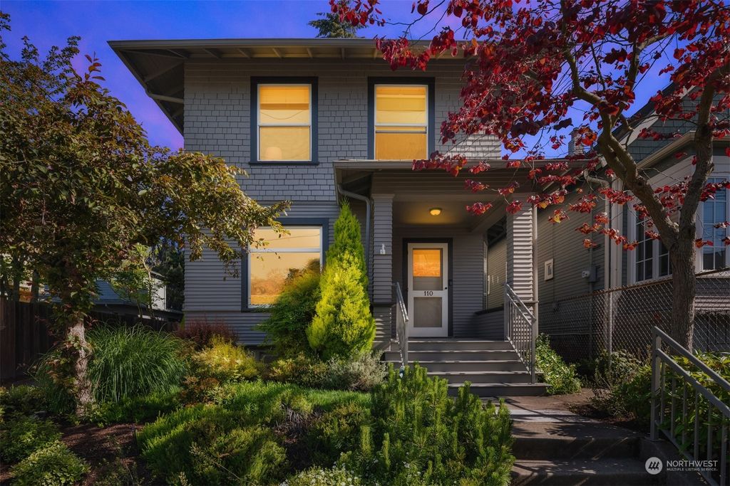Photo of 110 Howe Street, Seattle, WA 98109 (MLS # 2242115)