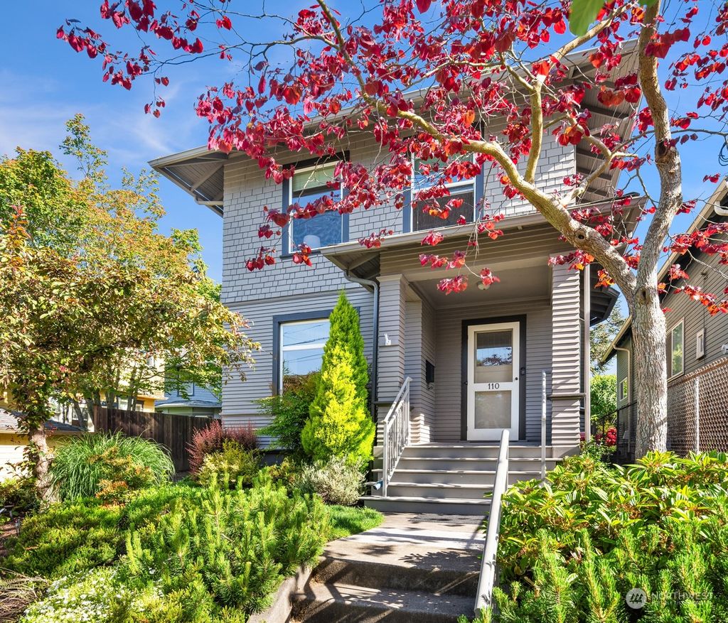 Photo of 110 Howe Street, Seattle, WA 98109 (MLS # 2242115)