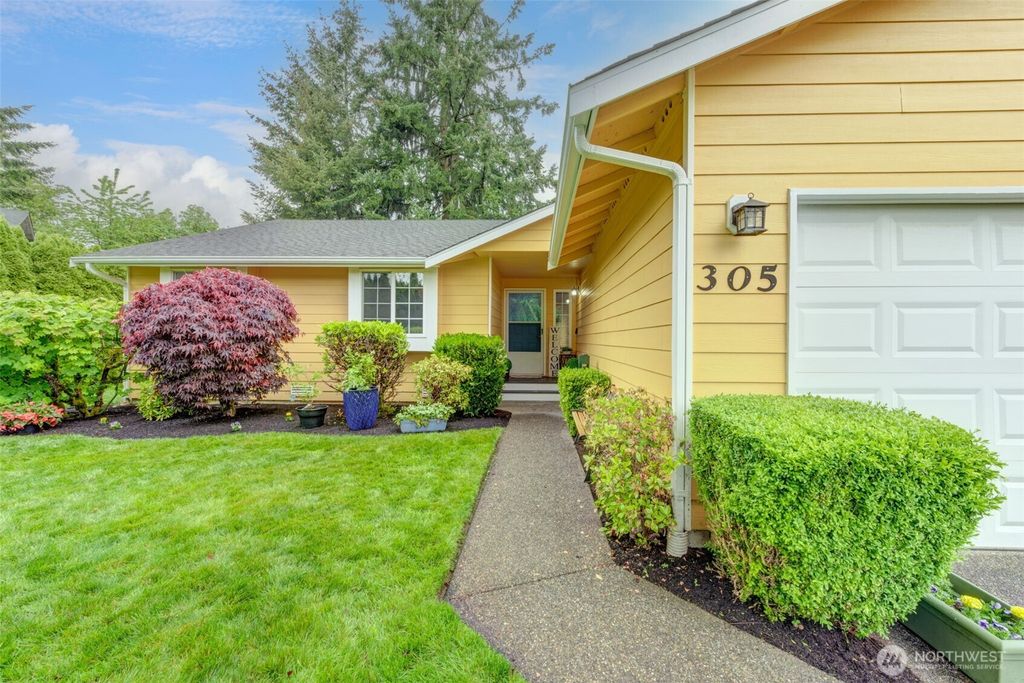 Photo of 305 Vista Court, Granite Falls, WA 98252 (MLS # 2374961)