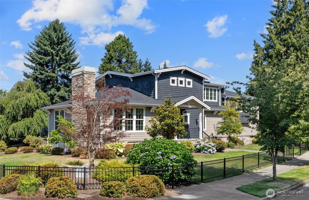 Photo of 7803 115th Place NE, Kirkland, WA 98033 (MLS # 2412118)
