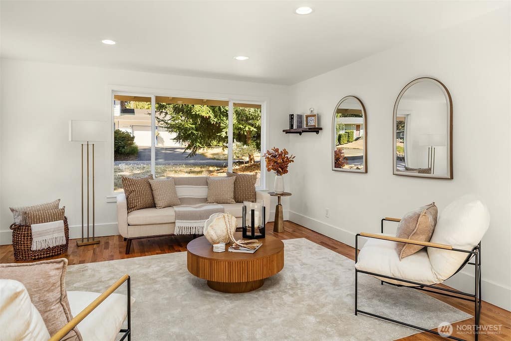 Photo of 22005 78th Place W, Edmonds, WA 98026 (MLS # 2571026)