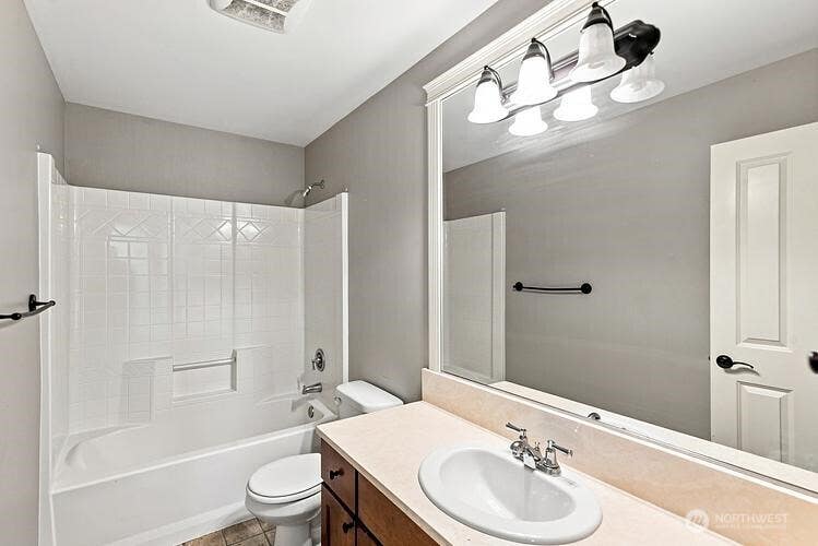 Photo of 5264 S 285th Street, Auburn, WA 98001 (MLS # 2568133)