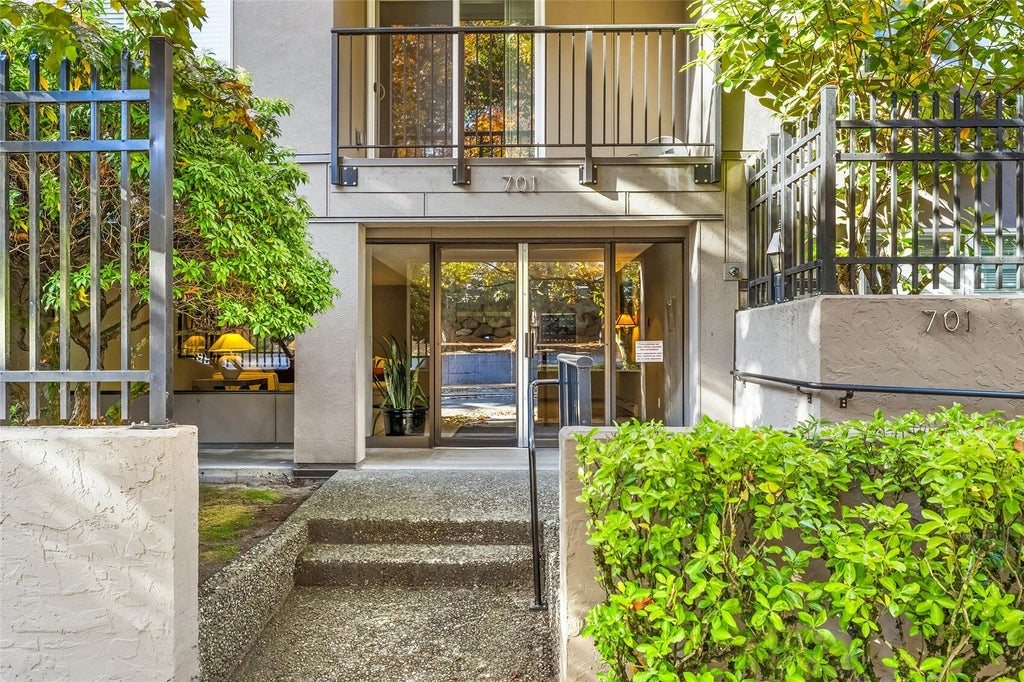 Photo of 701 17th Avenue #105, Seattle, WA 98122 (MLS # 2596131)