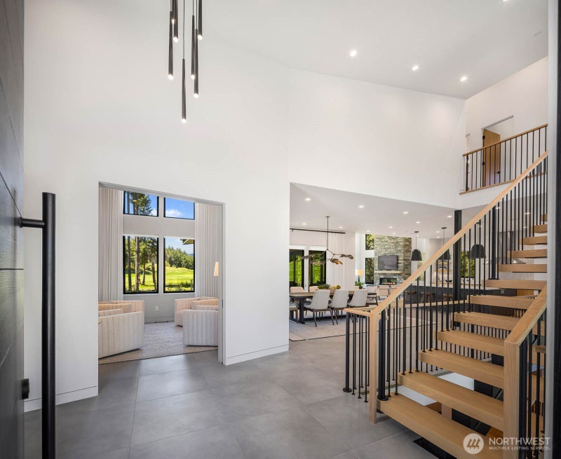 160 Sanctuary Ct