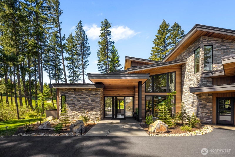 160 Sanctuary Ct