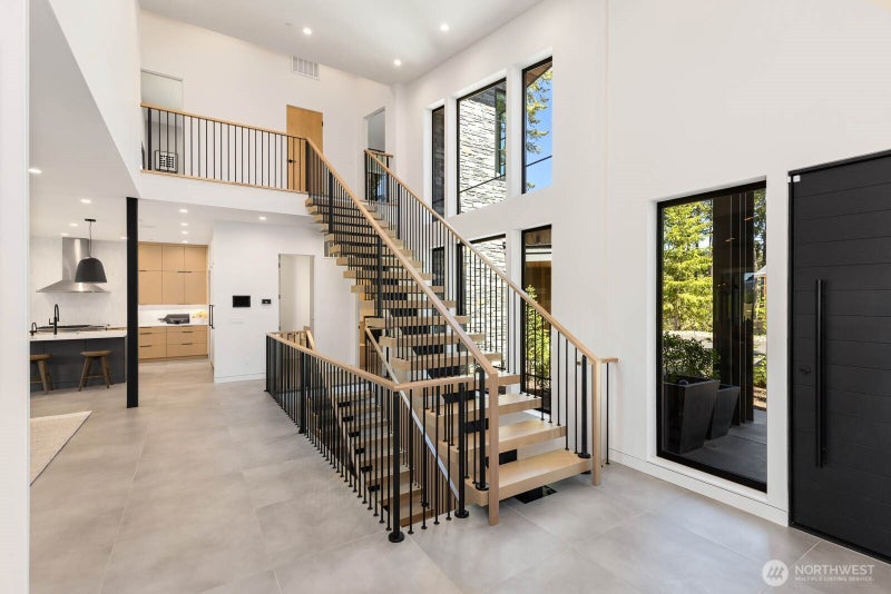 160 Sanctuary Ct