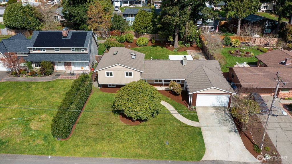 Photo of 16704 SE 28th Street, Bellevue, WA 98008 (MLS # 2428027)