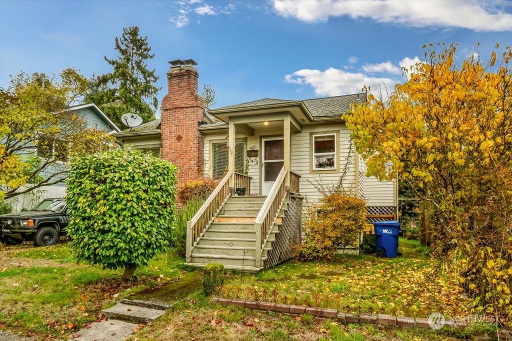 Photo of 730 N 98th Street, Seattle, WA 98103 (MLS # 2310079)