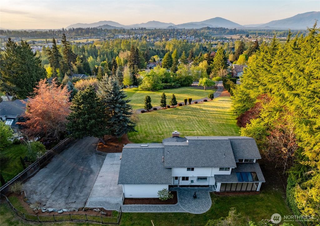 Photo of 3700 E Fir Street, Mount Vernon, WA 98273 (MLS # 2493630)