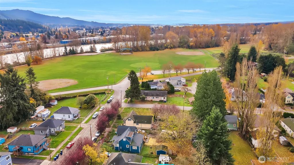 Photo of 303 S Baker Street, Mount Vernon, WA 98273 (MLS # 2456540)