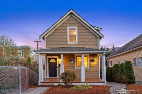 Photo of 3557 S Hudson Street, Seattle, WA 98118 (MLS # 2504394)