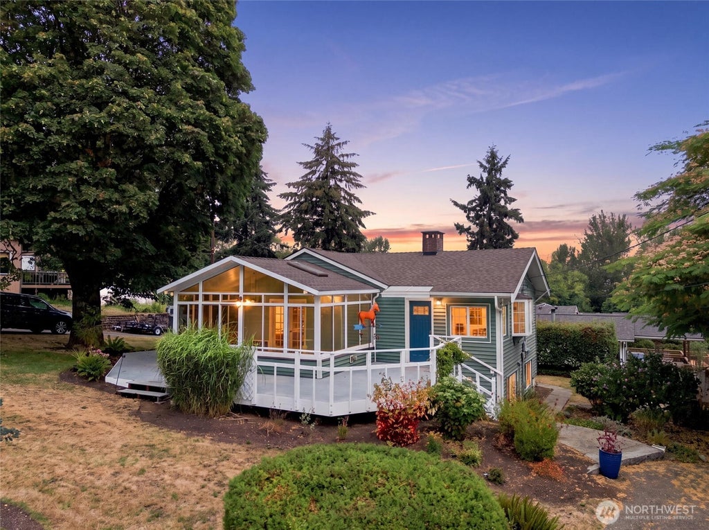 Photo of 9854 Occidental Avenue S, Seattle, WA 98108 (MLS # 2570585)