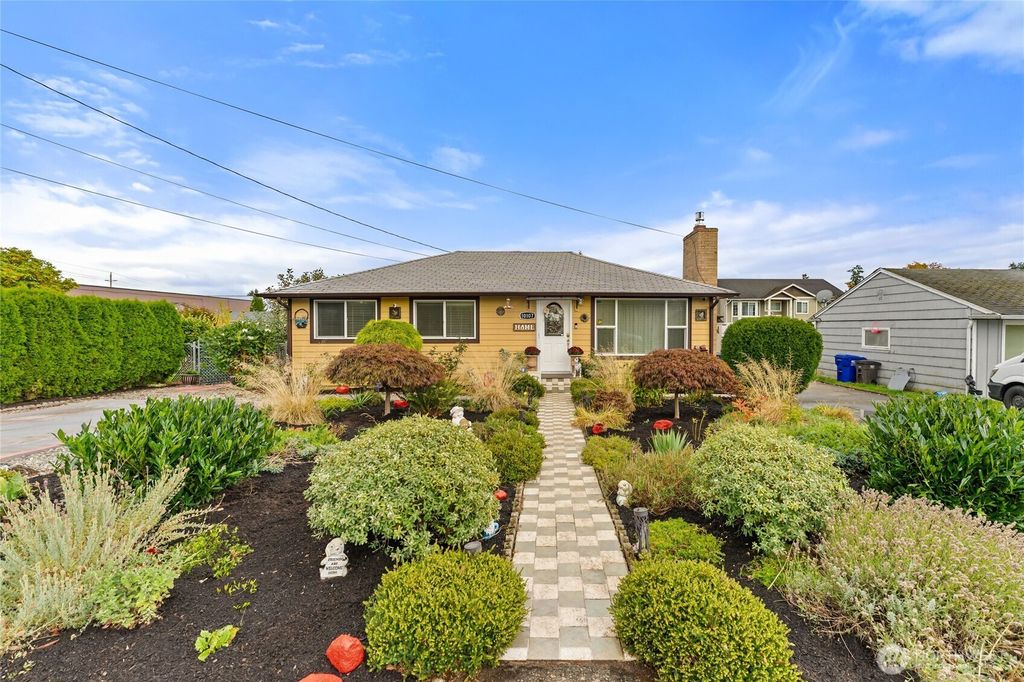 Photo of 10107 Meridian Avenue, Everett, WA 98208 (MLS # 2440815)