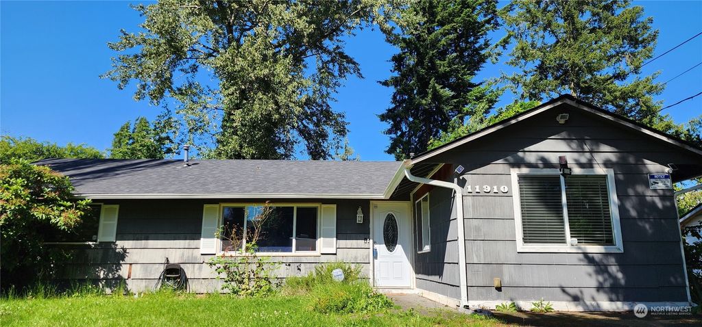 Photo of 11910 SE 170th Place, Renton, WA 98058 (MLS # 2248034)