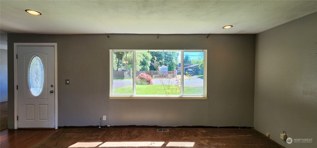 Photo of 11910 SE 170th Place, Renton, WA 98058 (MLS # 2248034)