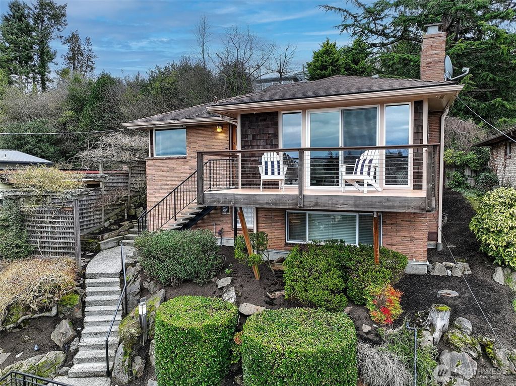 Photo of 3426 31st Avenue W, Seattle, WA 98199 (MLS # 2339064)