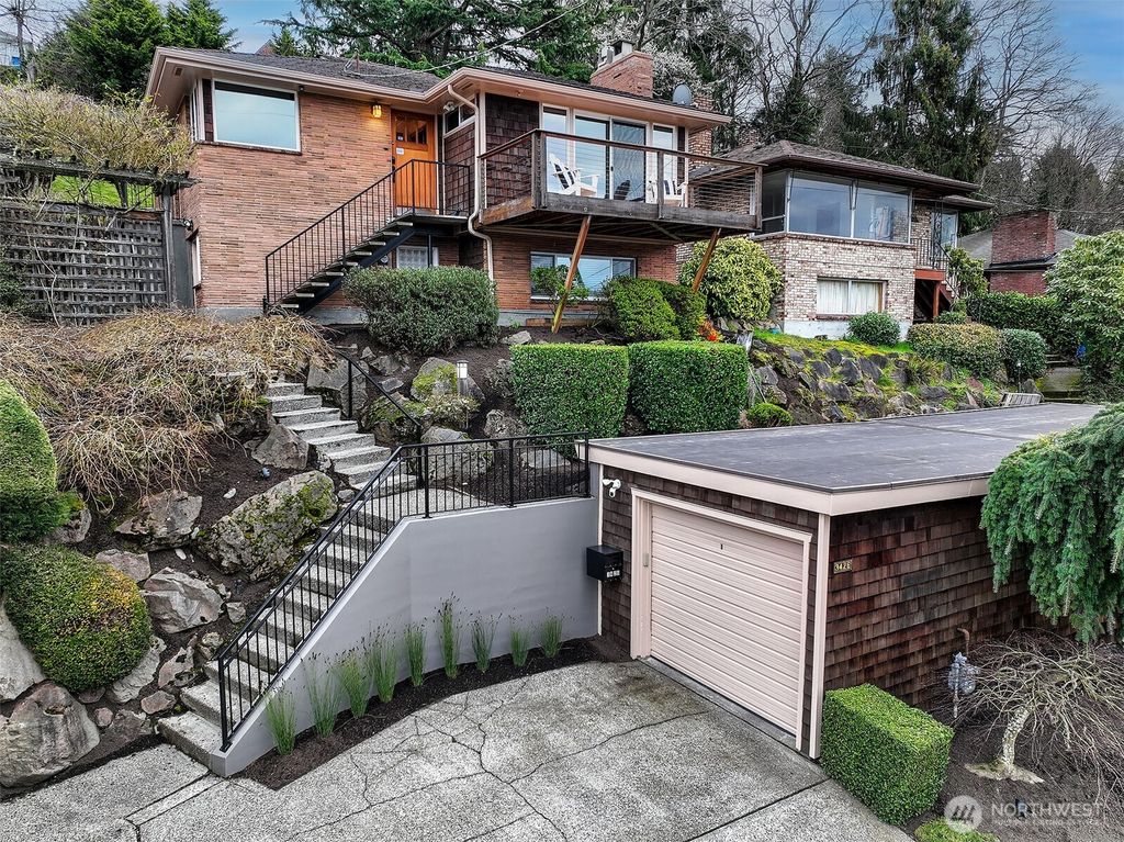 Photo of 3426 31st Avenue W, Seattle, WA 98199 (MLS # 2339064)