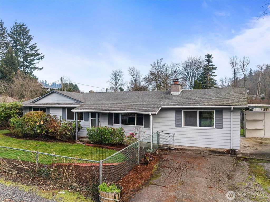 Photo of 14922 134th Avenue SE, Renton, WA 98058 (MLS # 2413496)
