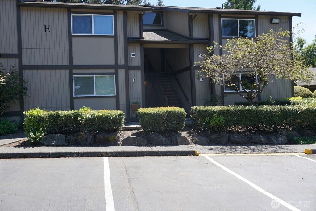 Photo of 4715 176th Street SW #E12, Lynnwood, WA 98037 (MLS # 2522310)