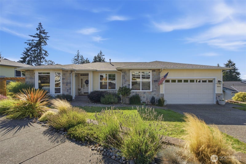6086 Kingfisher Court