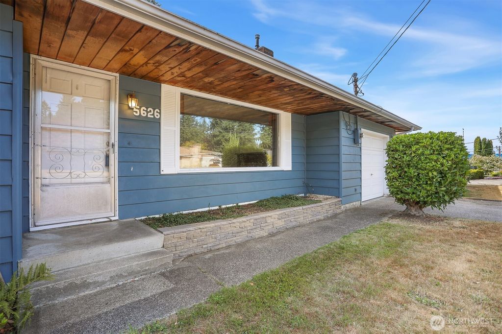 Photo of 5626 Beverly Lane, Everett, WA 98203 (MLS # 2419326)