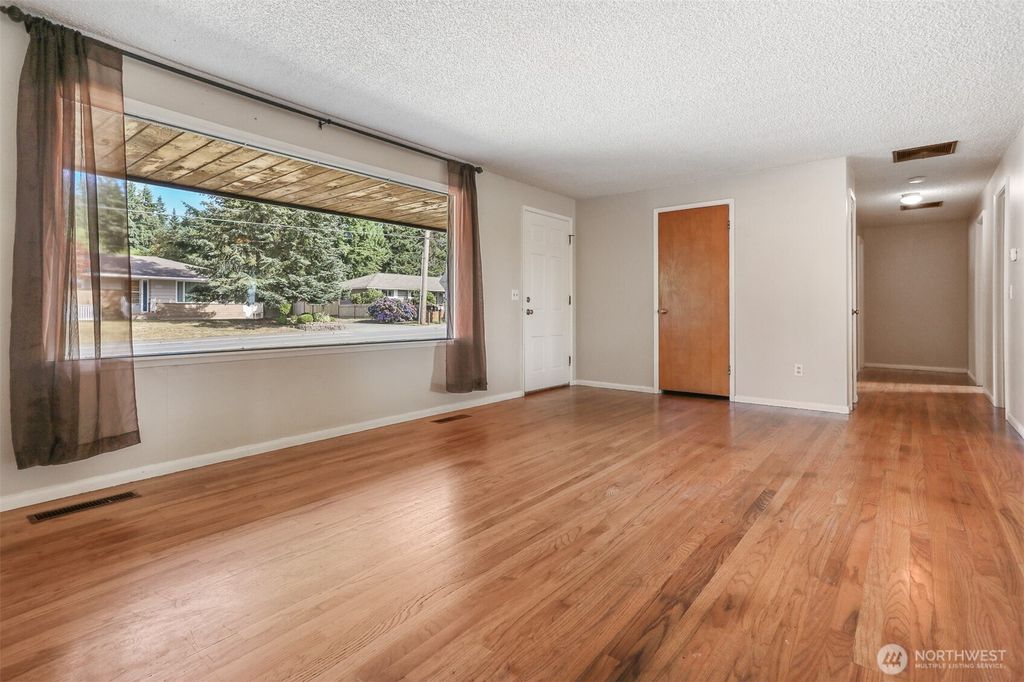 Photo of 5626 Beverly Lane, Everett, WA 98203 (MLS # 2419326)