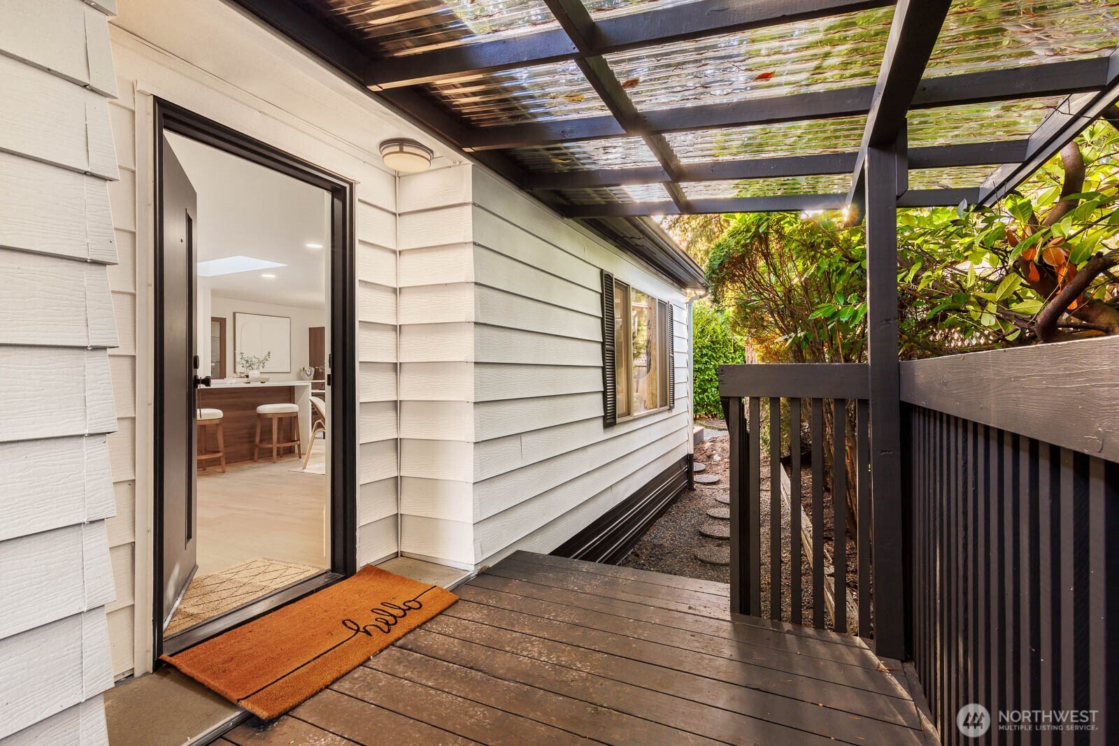 19425 Hollyhills Drive NE