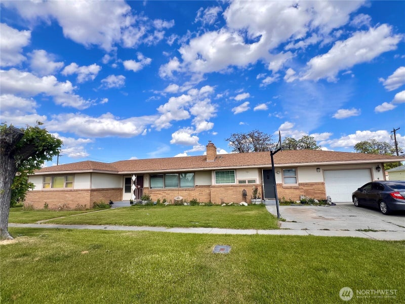 426 S Almira Avenue