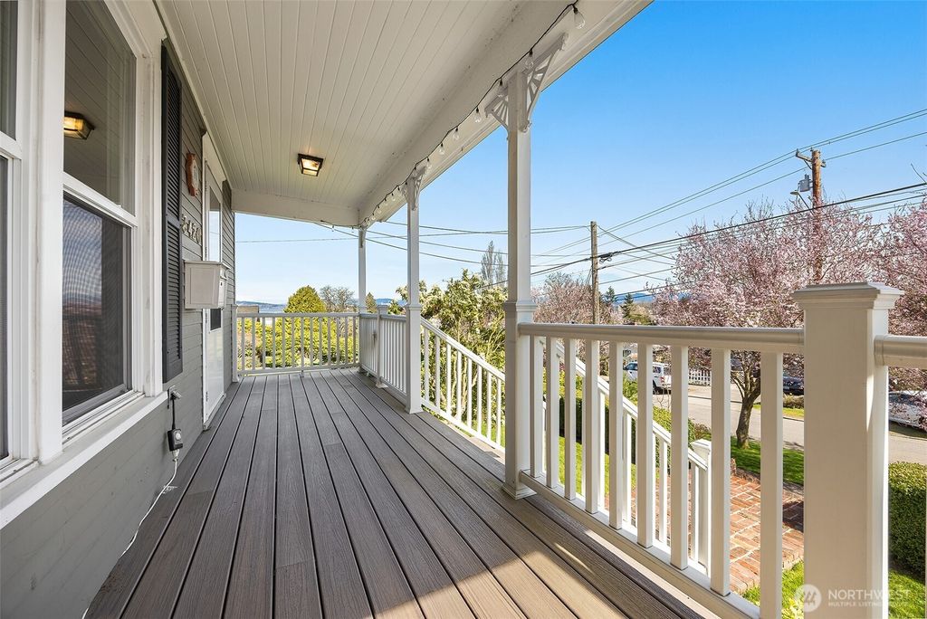 Photo of 3420 Federal Avenue, Everett, WA 98201 (MLS # 2351790)