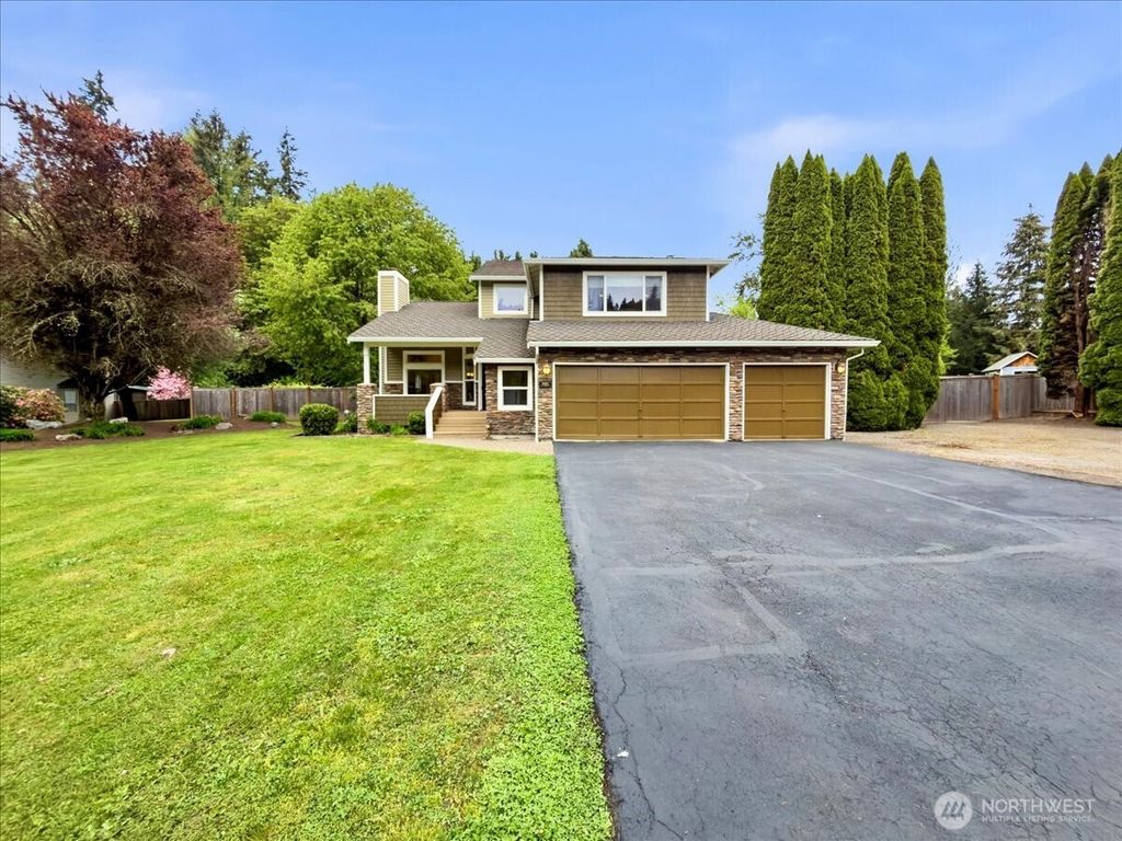 Photo of 20622 SE 135th Street, Issaquah, WA 98027 (MLS # 2514253)
