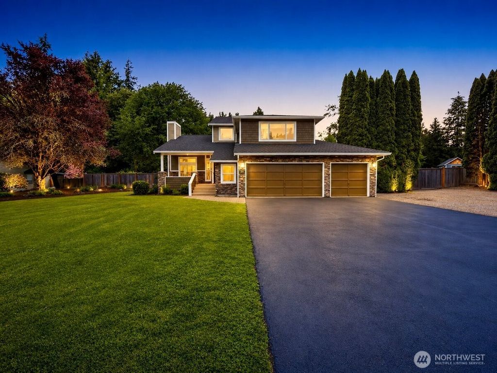 Photo of 20622 SE 135th Street, Issaquah, WA 98027 (MLS # 2514253)