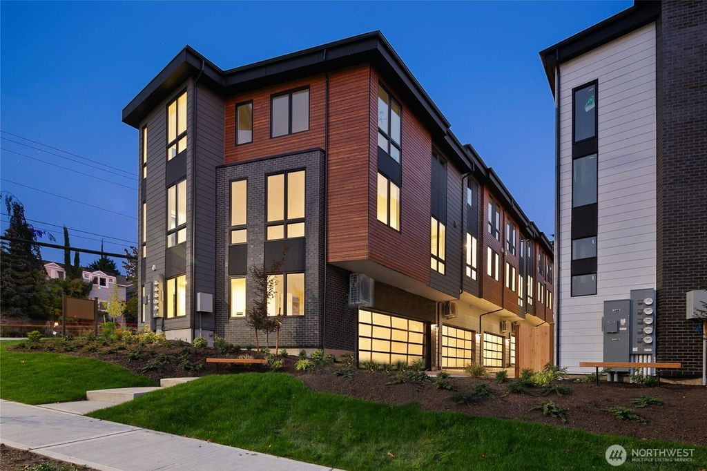 Photo of 117 6th Street #E, Kirkland, WA 98033 (MLS # 2331855)