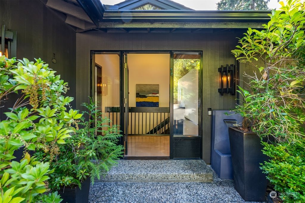 Photo of 4364 E Mercer Way, Mercer Island, WA 98040 (MLS # 2150945)
