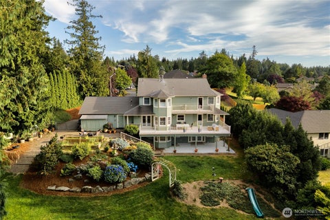 Photo of 404 Lilac Drive, Mount Vernon, WA 98273 (MLS # 2547820)
