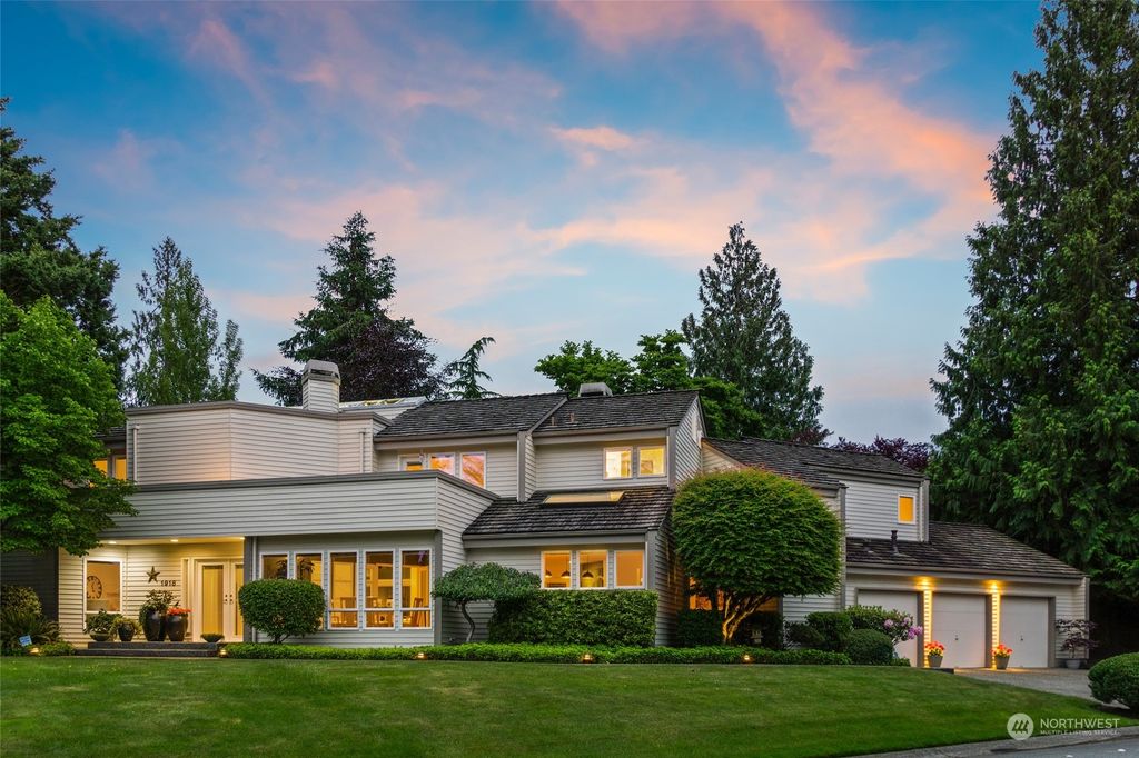 Photo of 1918 148th Street SE, Mill Creek, WA 98012 (MLS # 2075735)