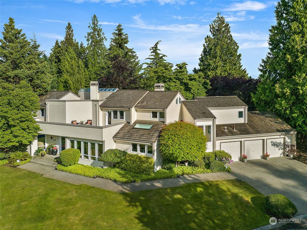 Photo of 1918 148th Street SE, Mill Creek, WA 98012 (MLS # 2075735)