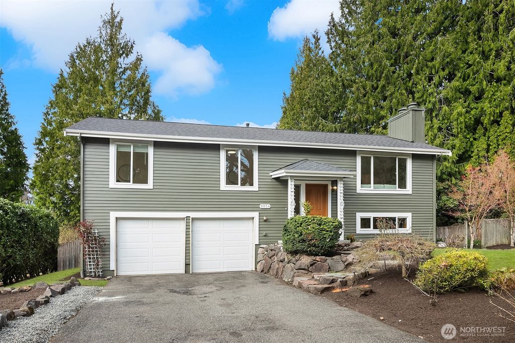 Photo of 11134 127th Place NE, Kirkland, WA 98033 (MLS # 2497960)